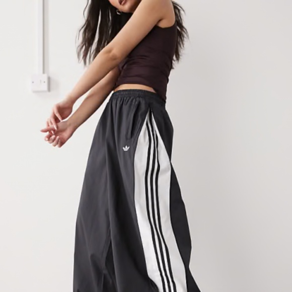 Brand New Women's Adidas WX KNIT Versatile Track Pants With Side Zippered Panels - Picture 15 of 16